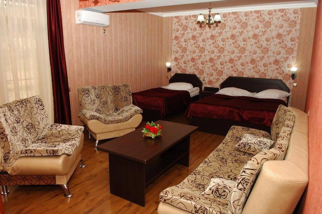 Hotel Grand Palace Ахалцихе Экстерьер фото